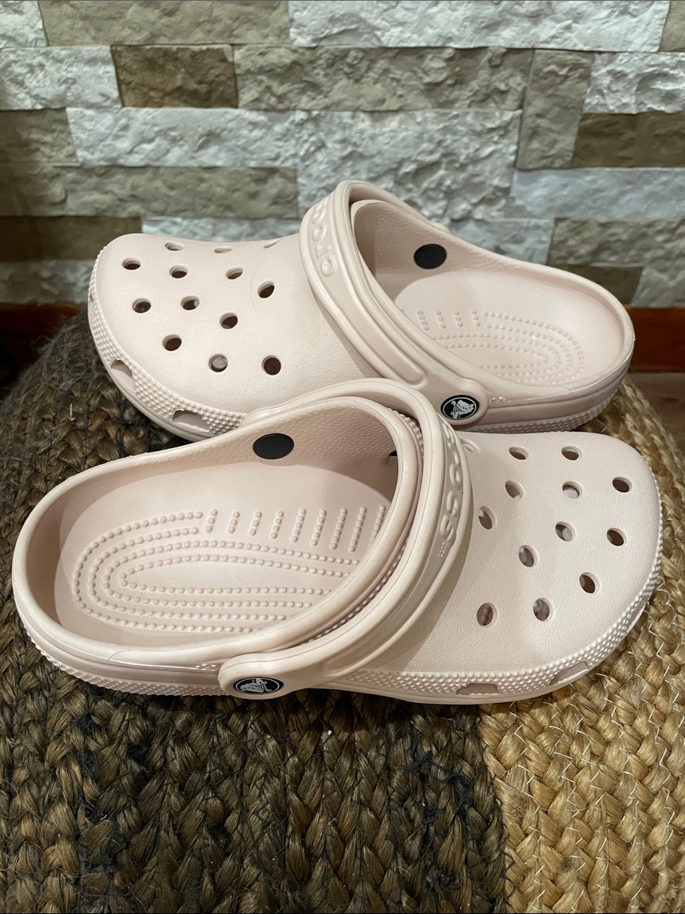 CROCS Classic Clog in Pale Pink Sz 7 - Picture 6 of 9